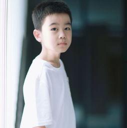 李银龙个人资料,从平凡走向卓越的奋斗历程